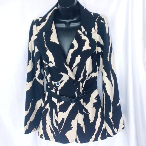 Wrapper jacket Jr sz M, black & cream, belted - Picture 1 of 7